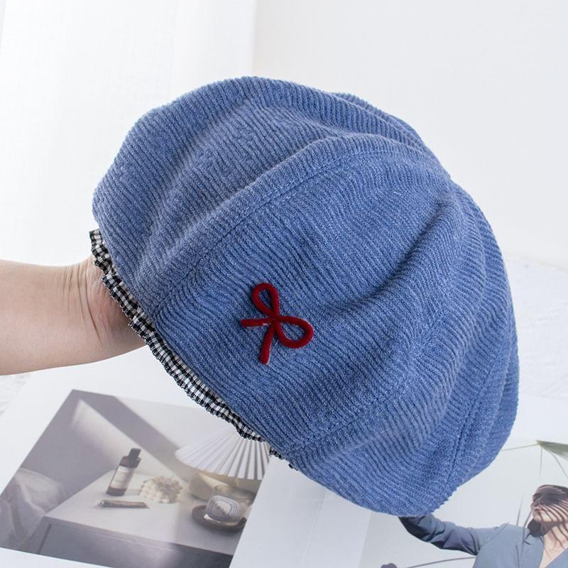 Bow Embroidered Beret Hat Product Image