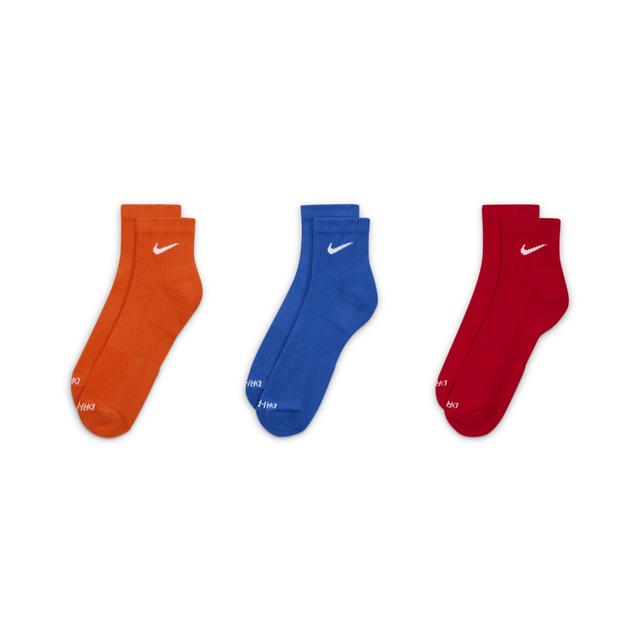 Nike Men's Everyday Plus Cushioned Training Ankle Socks (3 Pairs) Product Image