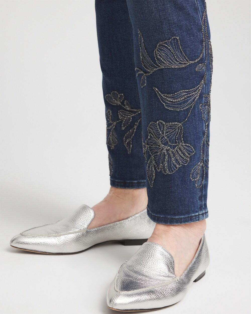 Women's Floral Embroidered Pull-On Ankle Jeggings Product Image