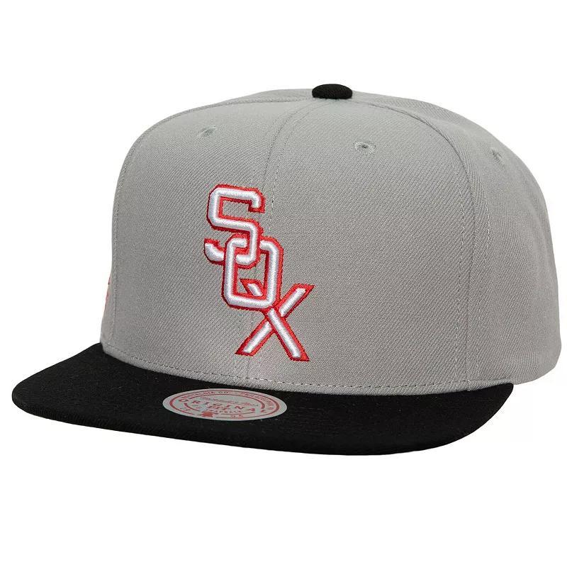 Mens Mitchell & Ness Gray Chicago White Sox Cooperstown Collection Away Snapback Hat Product Image