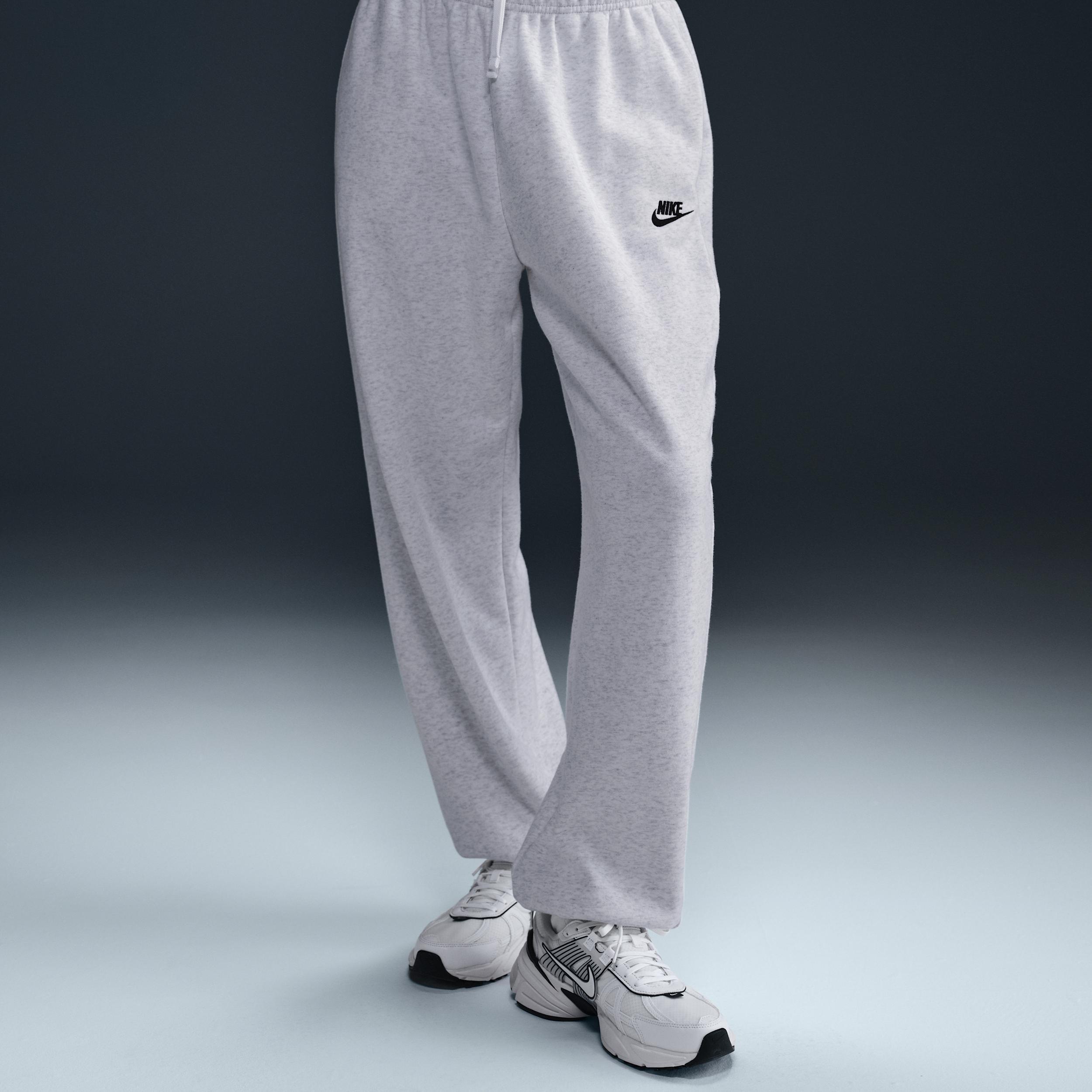 Women's Nike Sportswear Club Fleece Mid-Rise Oversized Sweatpants Product Image