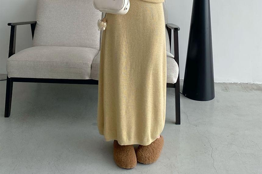 Long-Sleeve V-Neck Plain Sweater / High Rise Plain Maxi Pencil Skirt Product Image