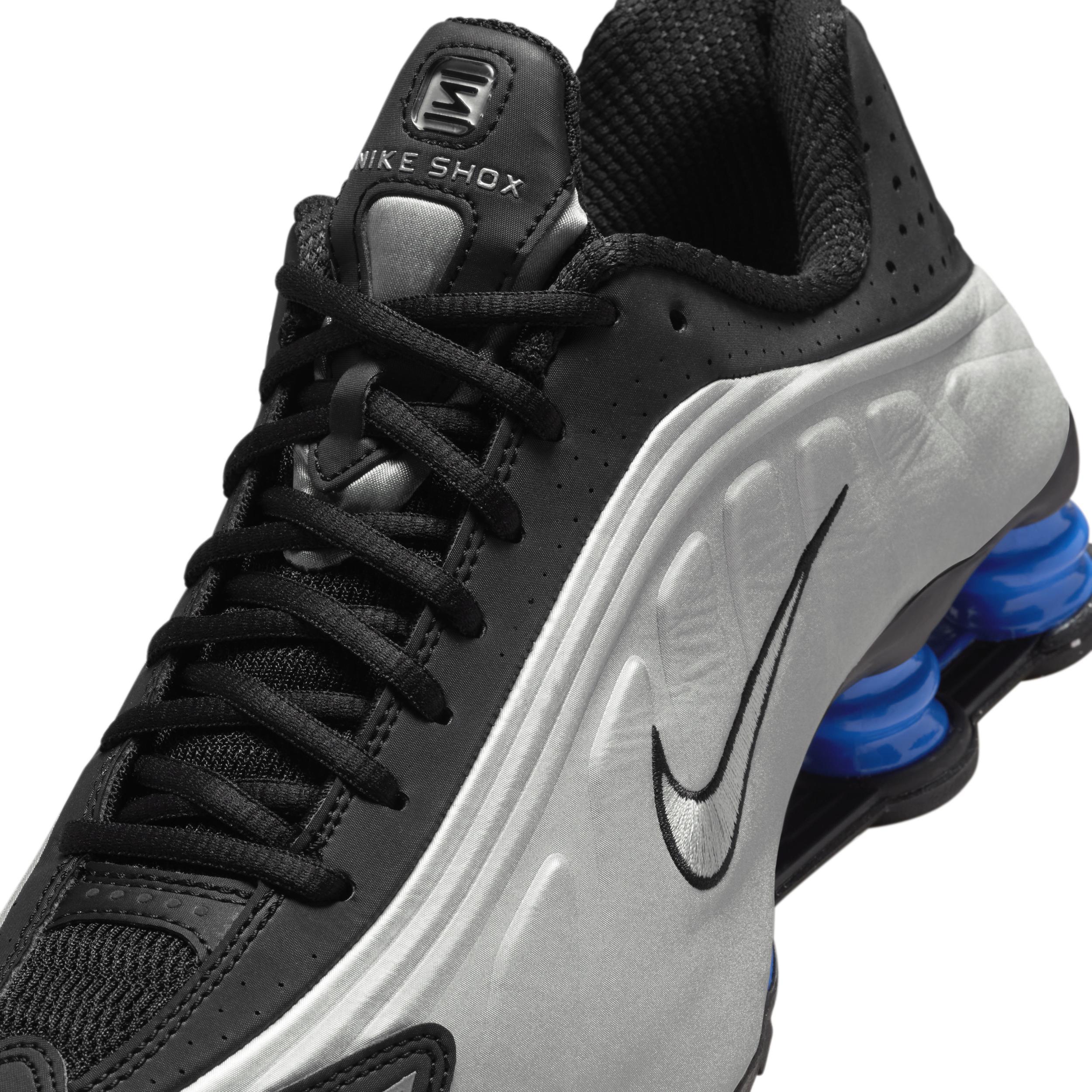 Nike Women's Shox R4 Shoes Product Image