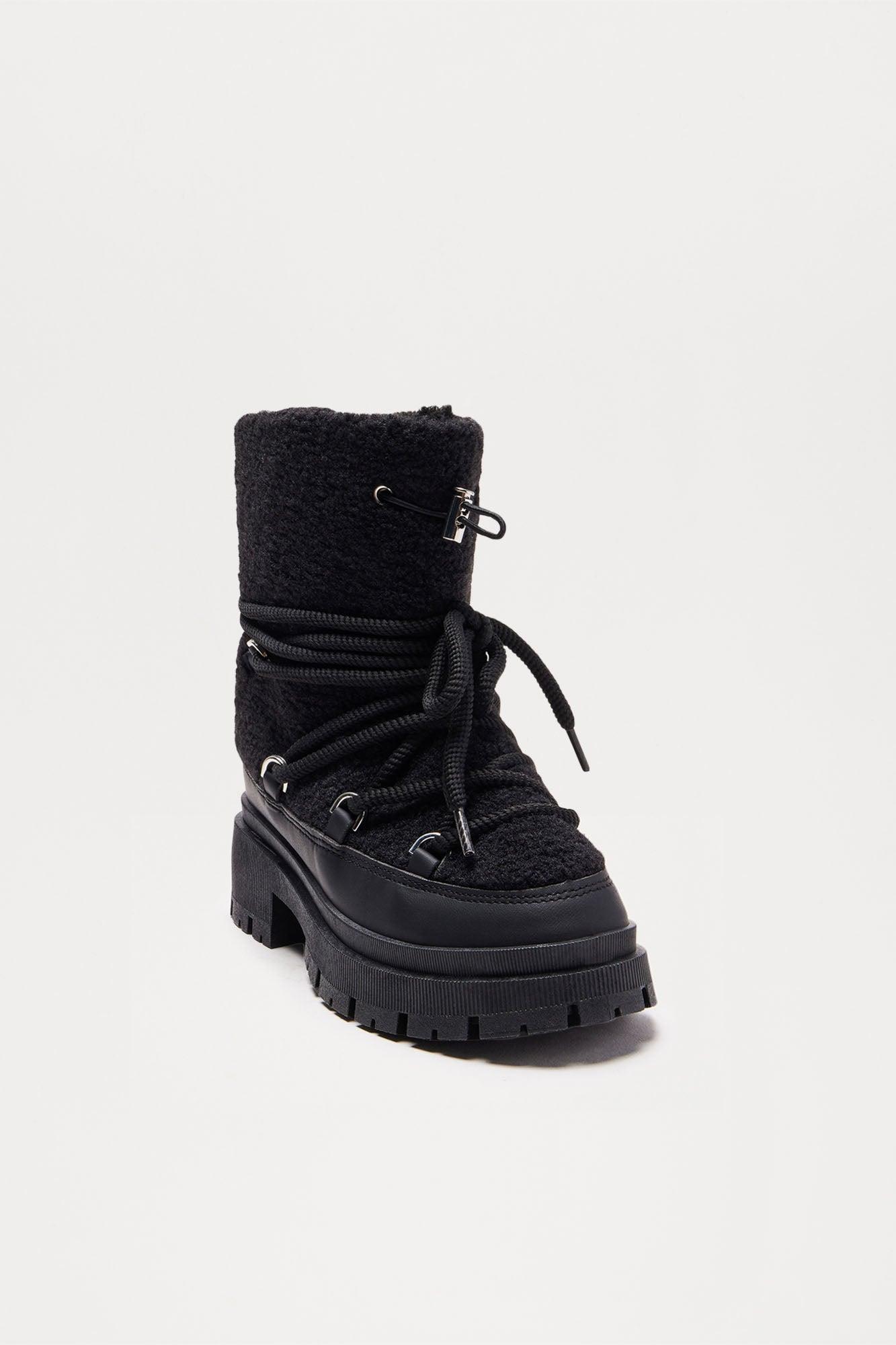 Everest Lace Up Flat Boots - Black Product Image