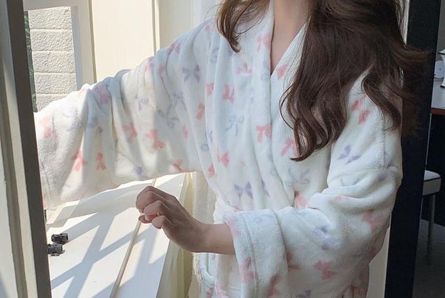 V-Neck Bow Patterned Tie Front Robe Product Image