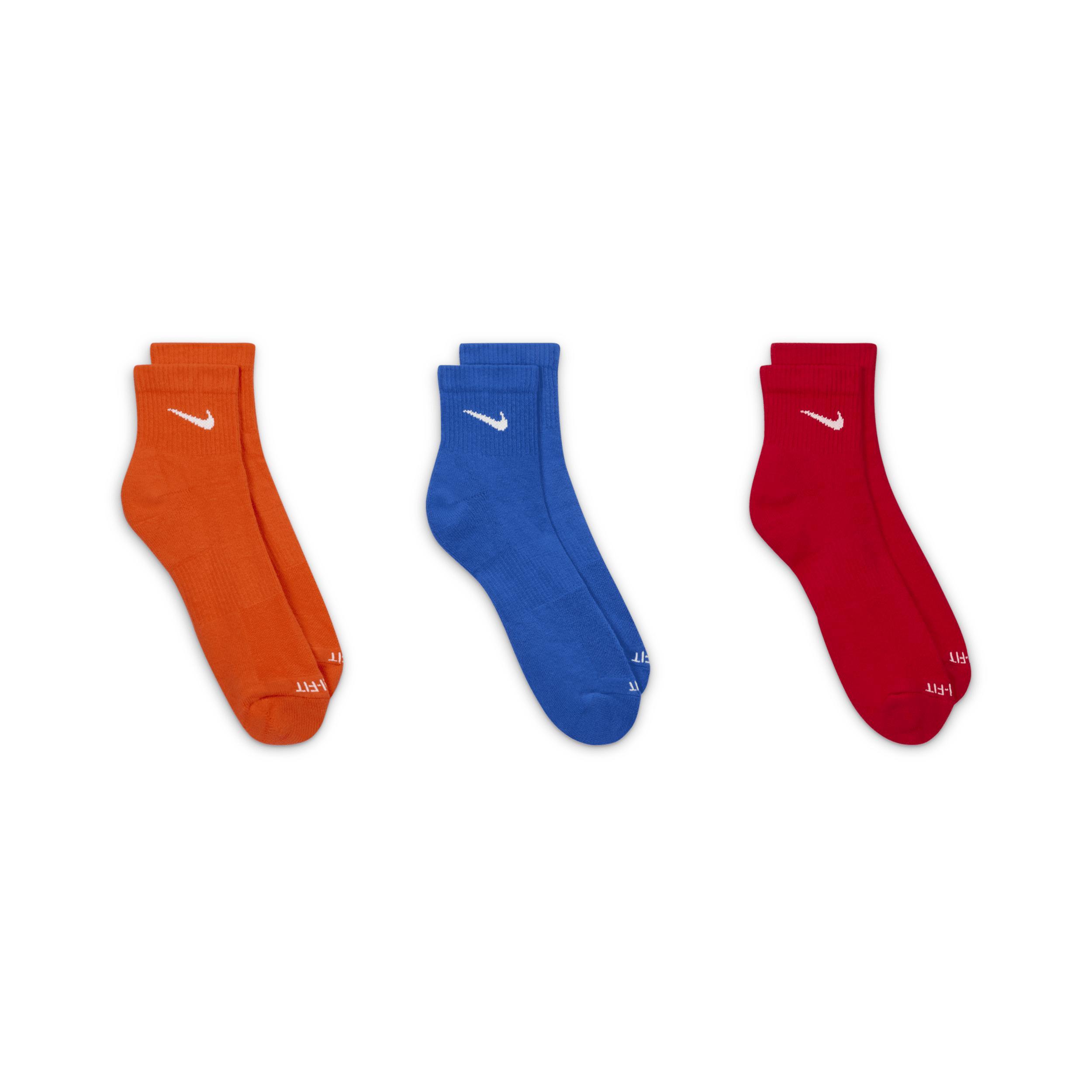 Nike Men's Everyday Plus Cushioned Training Ankle Socks (3 Pairs) Product Image