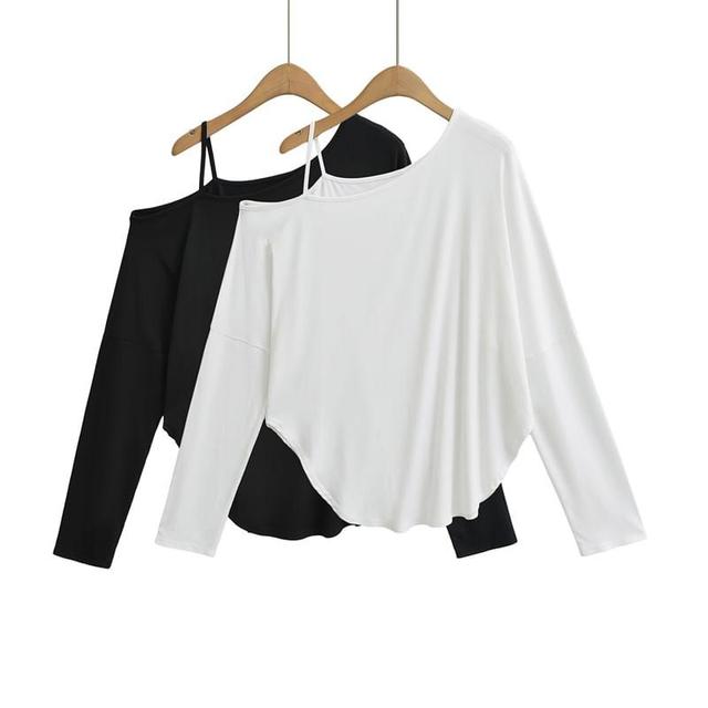 Long Sleeve Cold Shoulder Plain Asymmetrical Hem T-Shirt Product Image