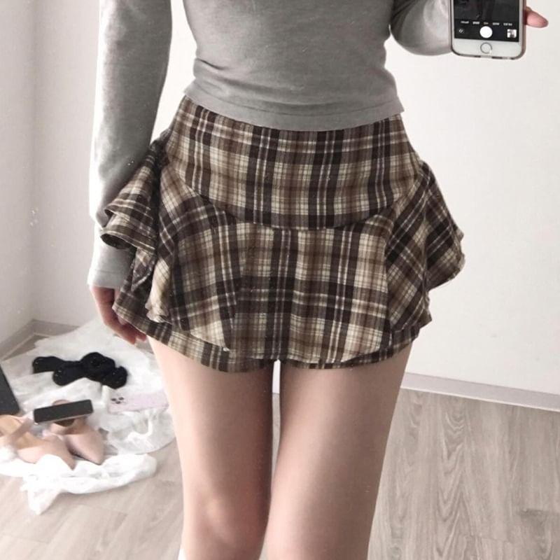 High Waist Plaid Ruffle Skorts Product Image