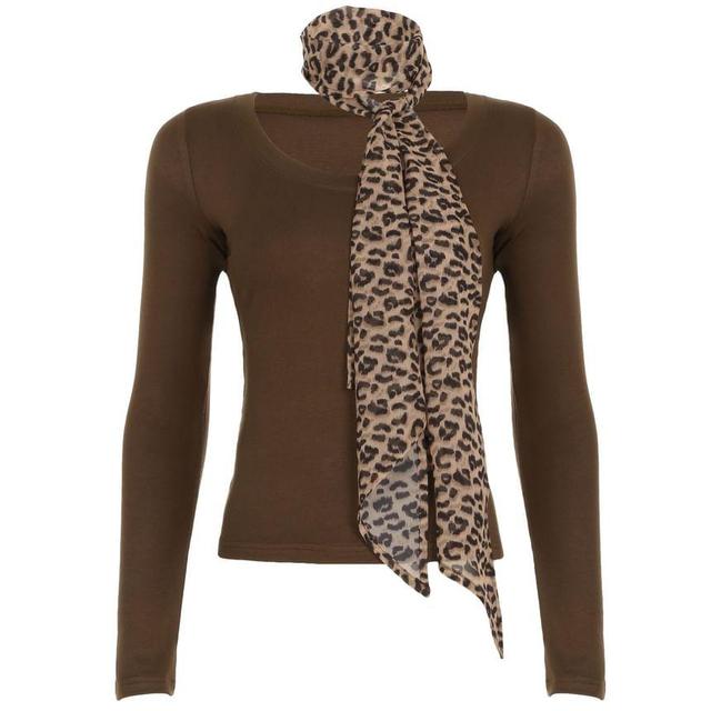 Long Sleeve Plain Slim-Fit Tee with Leopard Scarf Product Image