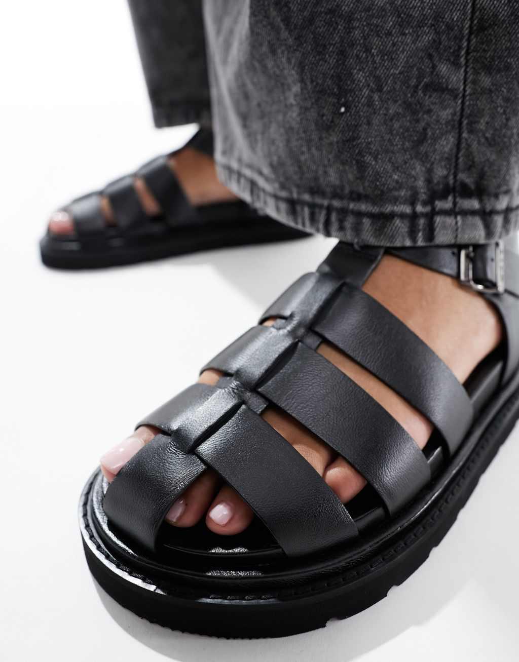 Walk London Budapest Fisherman Sandal in black Product Image