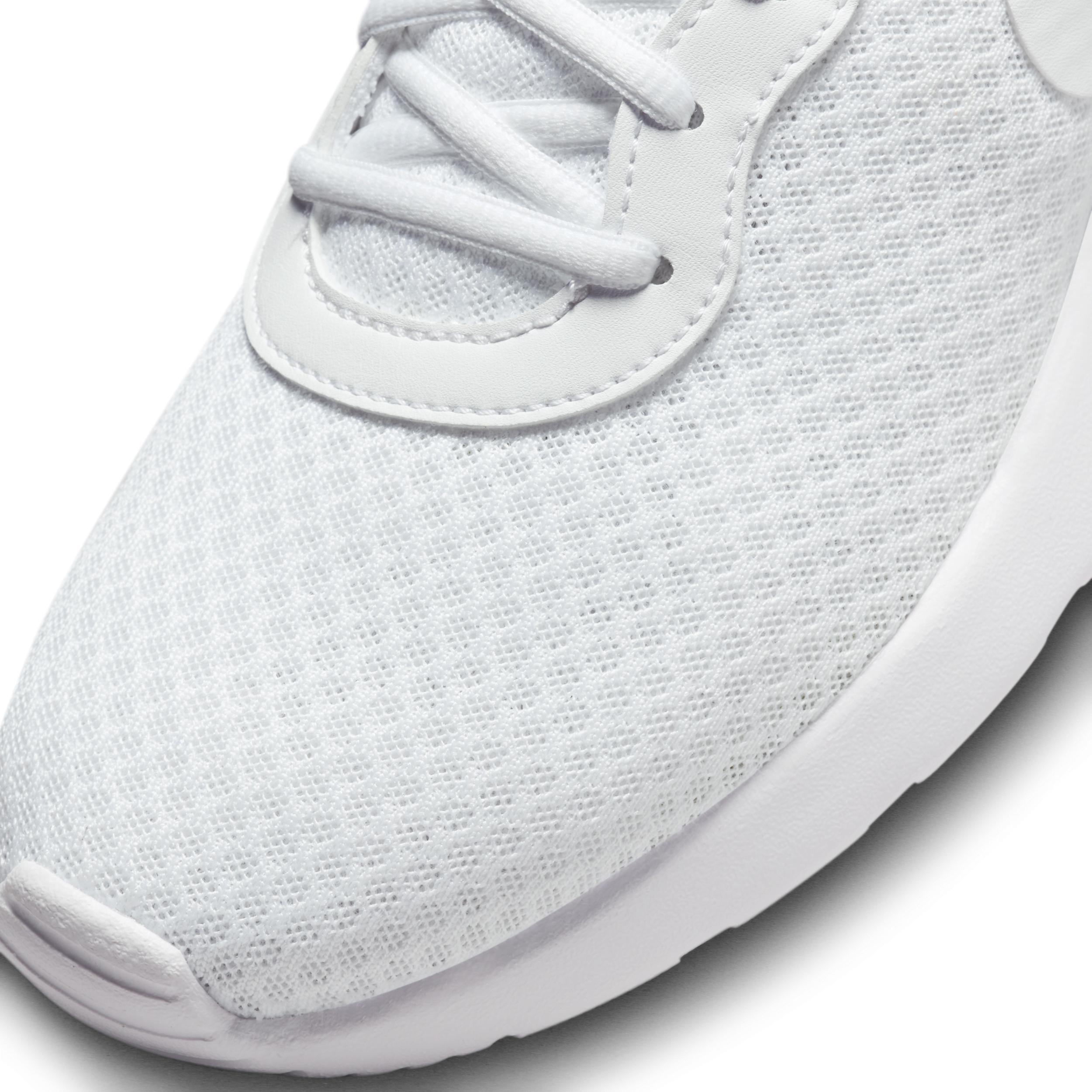 Nike Womens Tanjun EasyOn Shoes Product Image