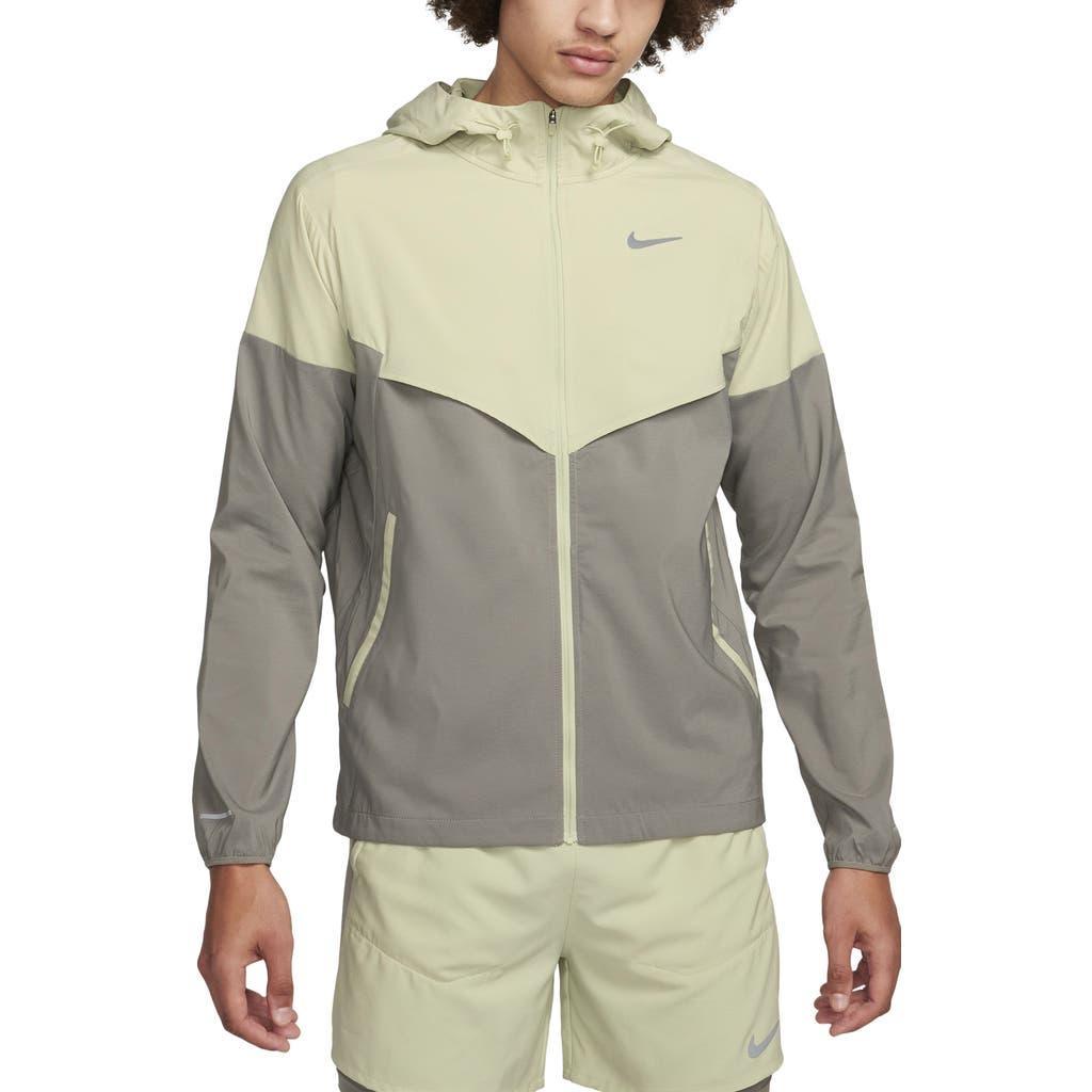 NIKE Men's Windrunner Repel Running Jacket In Olive Aura/dark Stucco Product Image