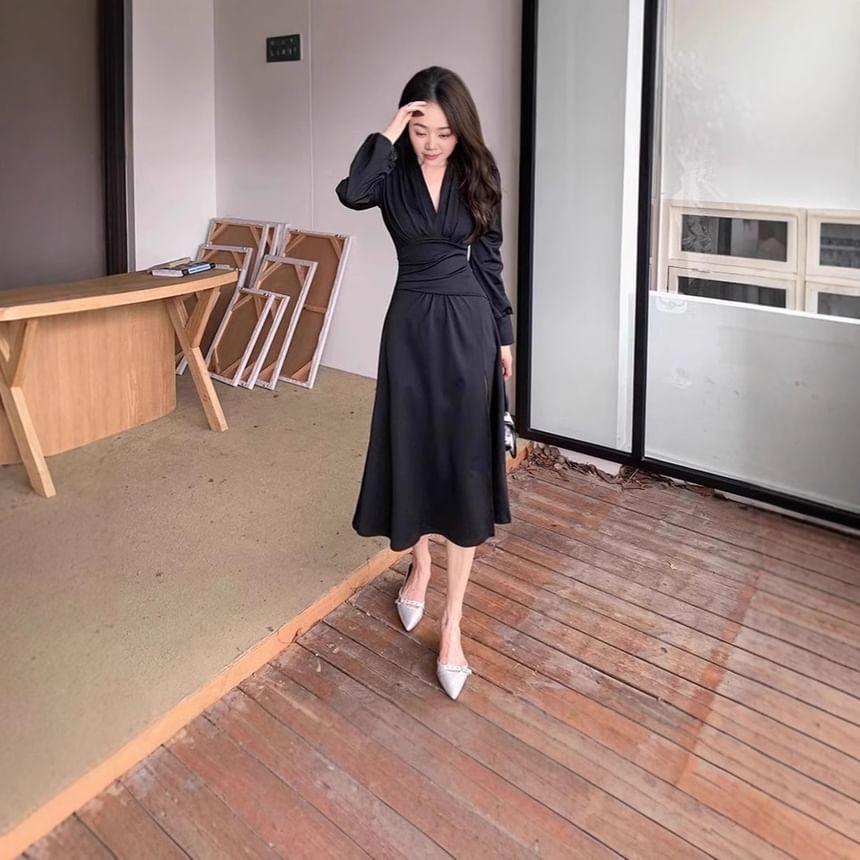 Long-Sleeve V-Neck Plain Midi A-Line Dress Product Image