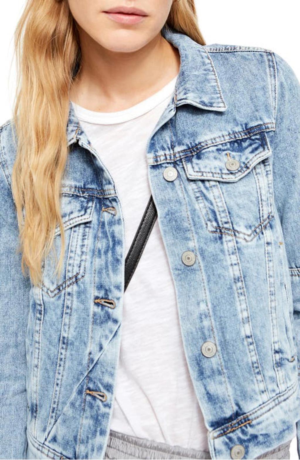 Rumors Crop Denim Trucker Jacket In Blue Product Image