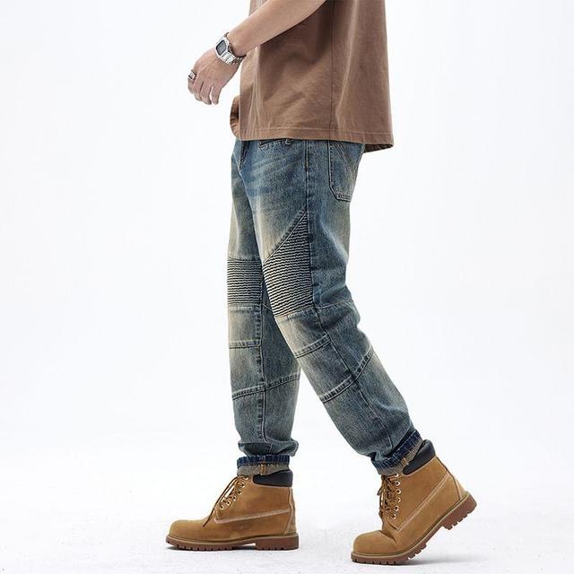 Mid Rise Washed Zipped Straight Leg Jeans Product Image