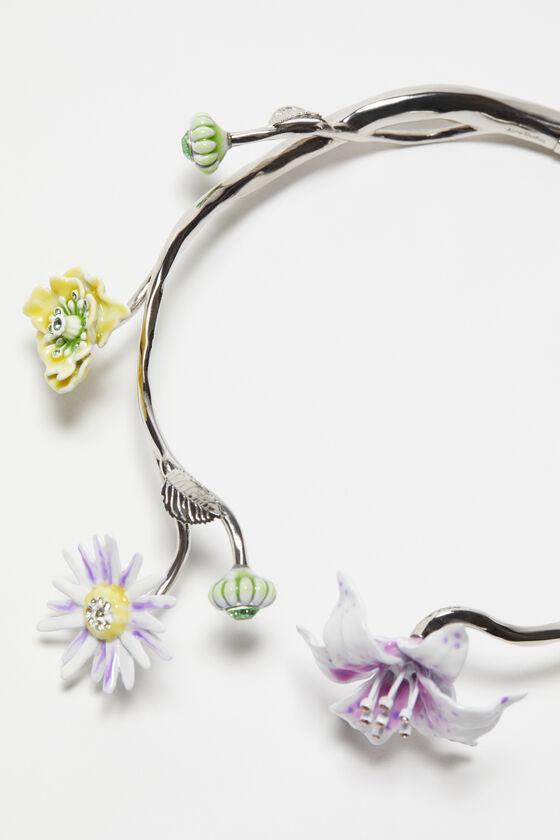 Flower necklace Product Image