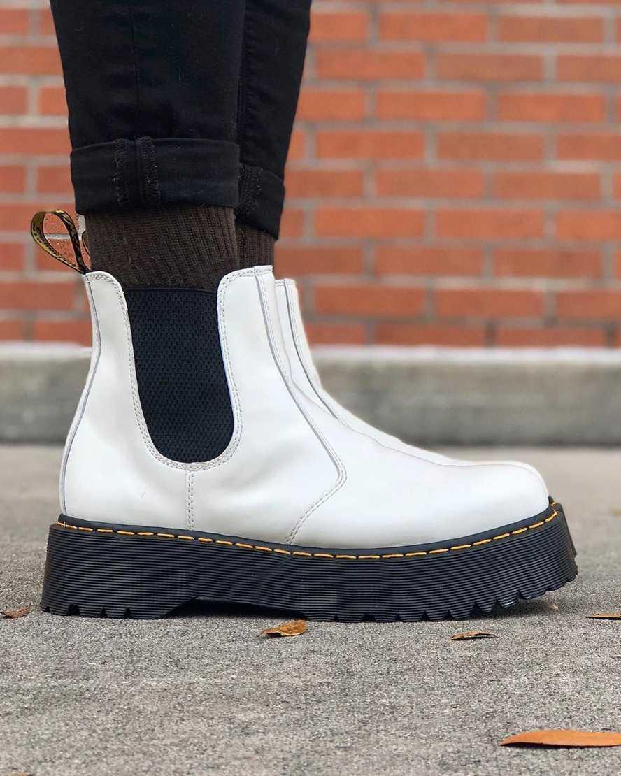 2976 Smooth Leather Platform Chelsea Boots Product Image