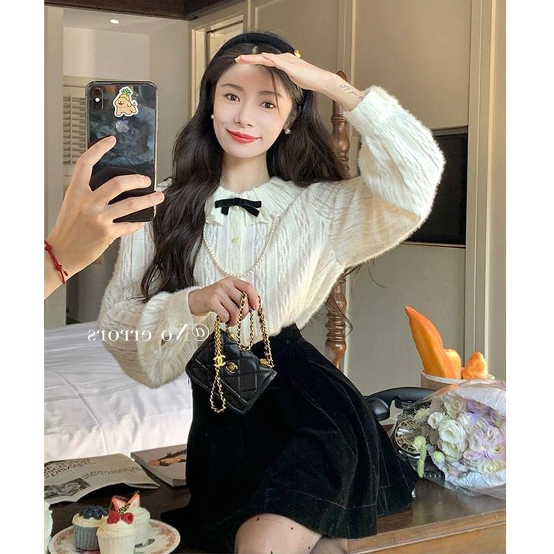 Puff-Sleeve Patterned Bow Blouse Product Image