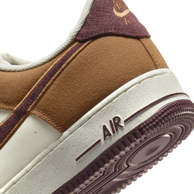 Nike Men's Air Force 1 '07 LV8 Shoes Product Image