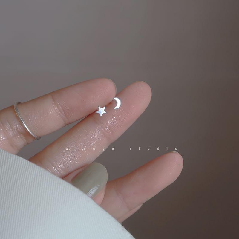 925 Sterling Silver Star Crescent Asymmetrical Stud Earring Product Image