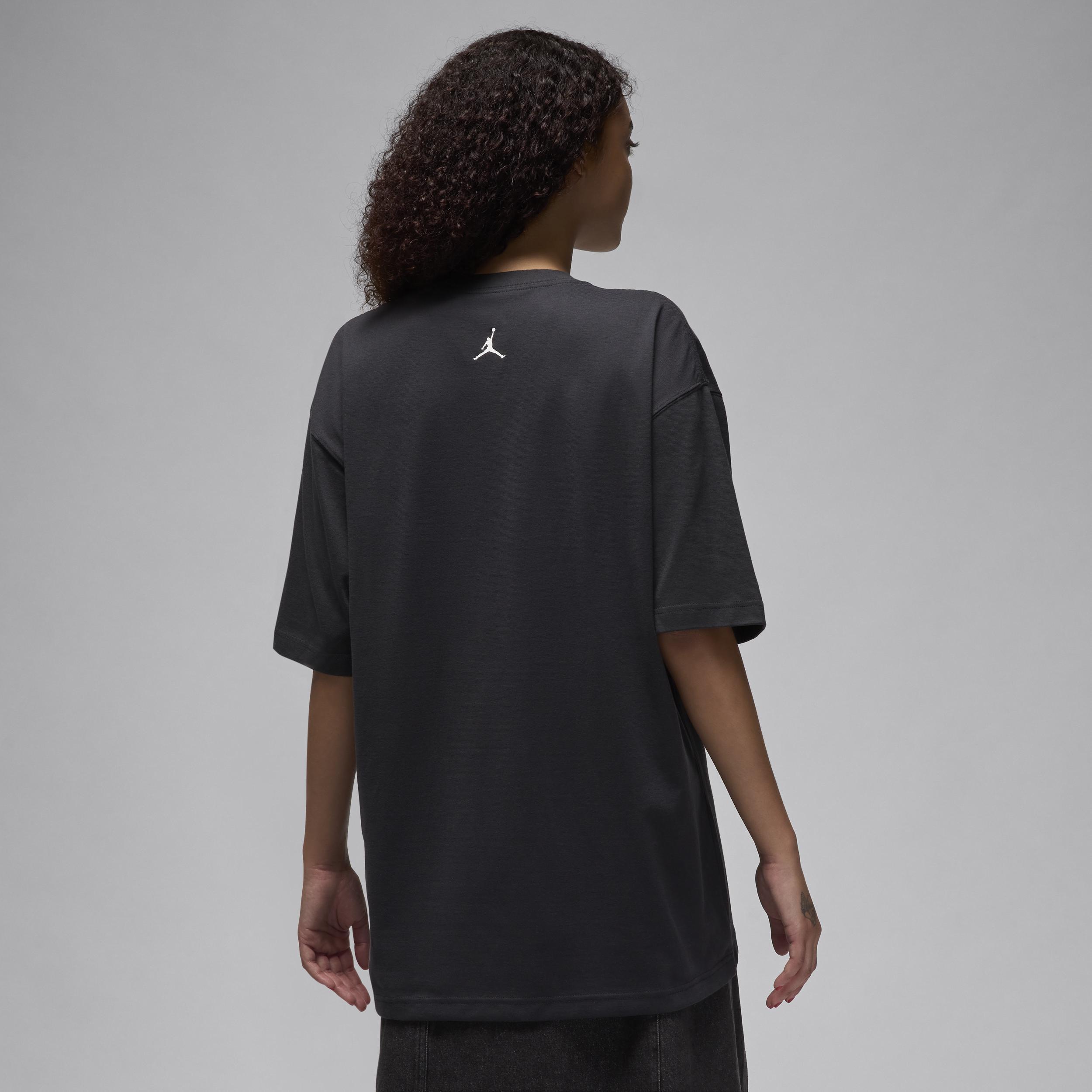 Women's Jordan Oversized Graphic T-Shirt Product Image