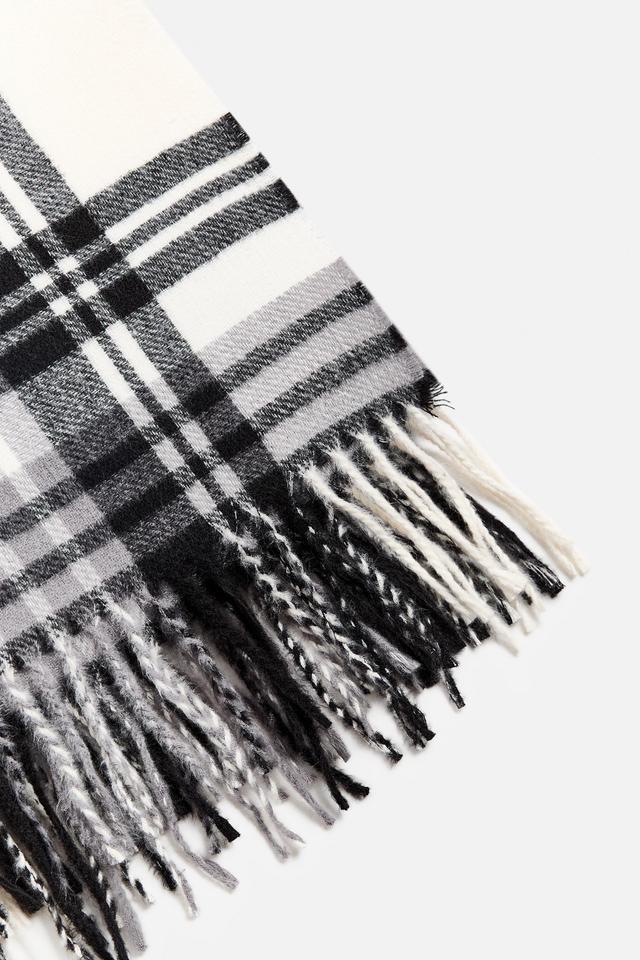 PLAID SCARF Product Image