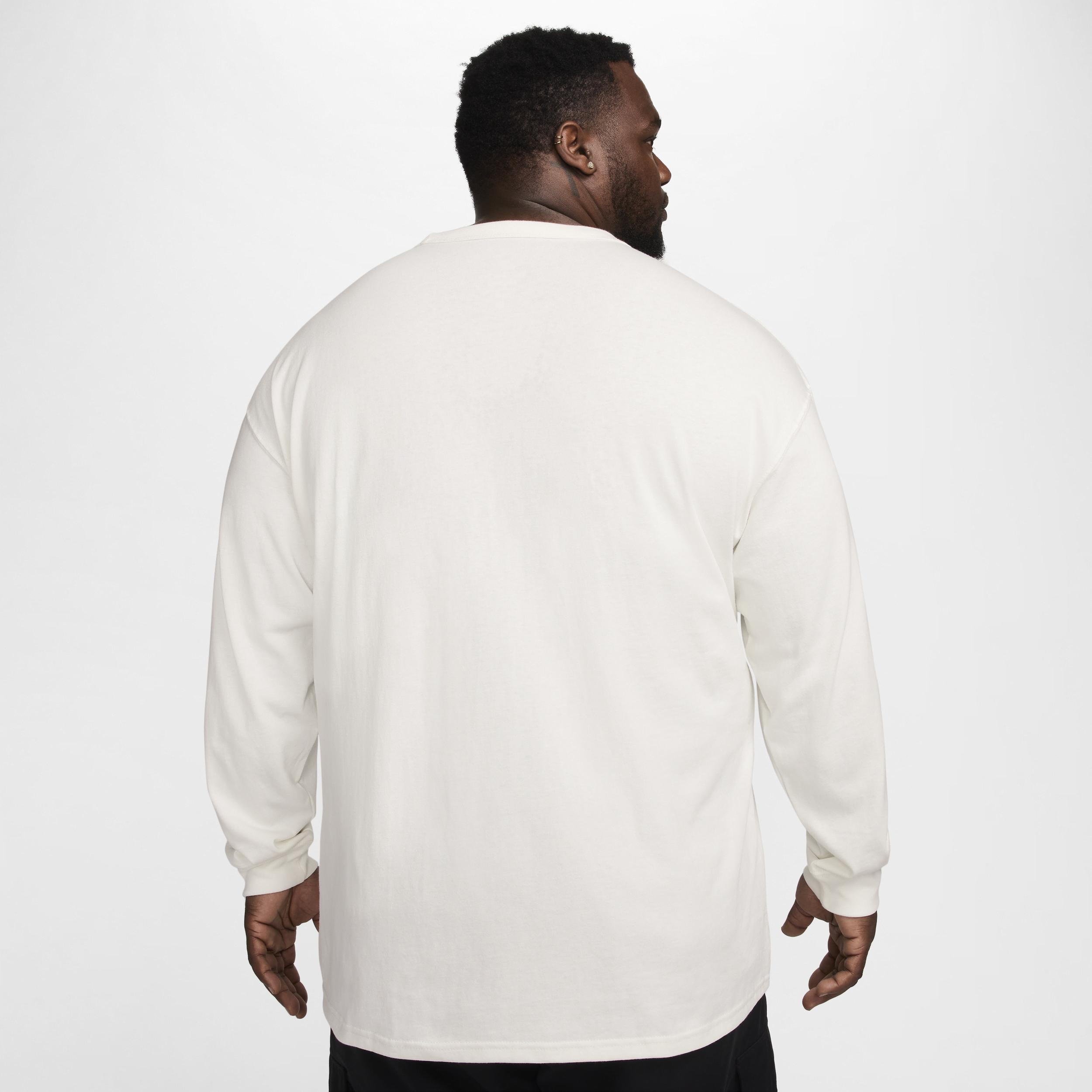 Men's Nike Sportswear Premium Essentials Long-Sleeve Pocket T-Shirt Product Image