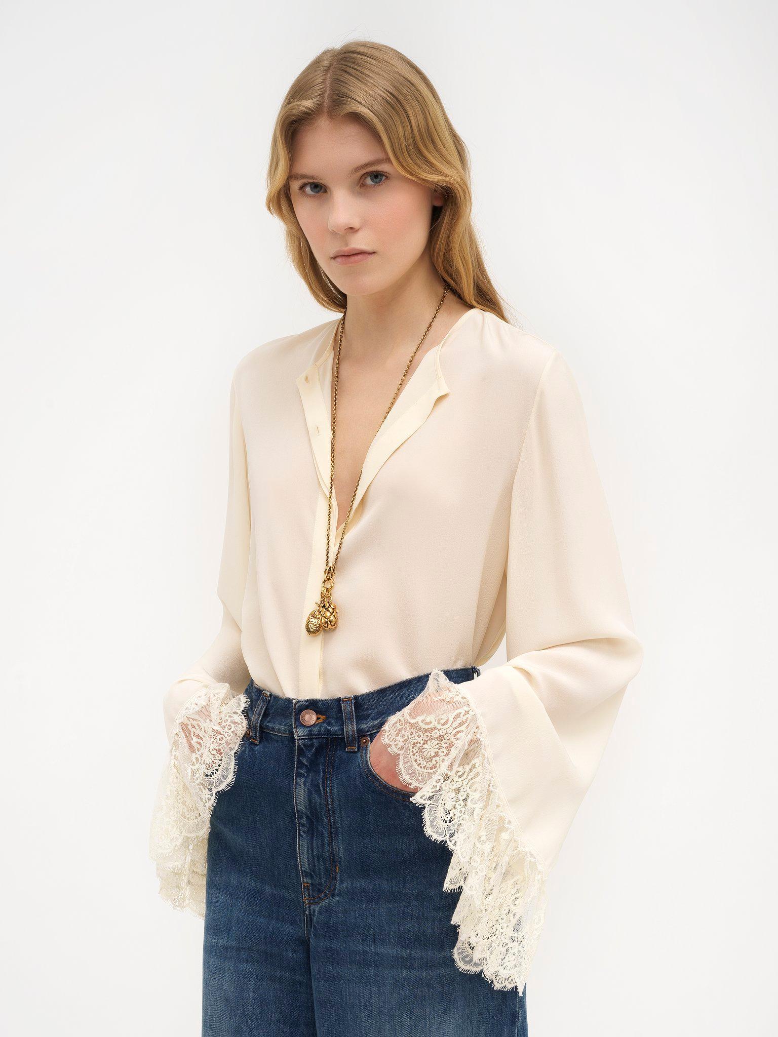 Collarless fluid blouse in crêpe de chine Product Image