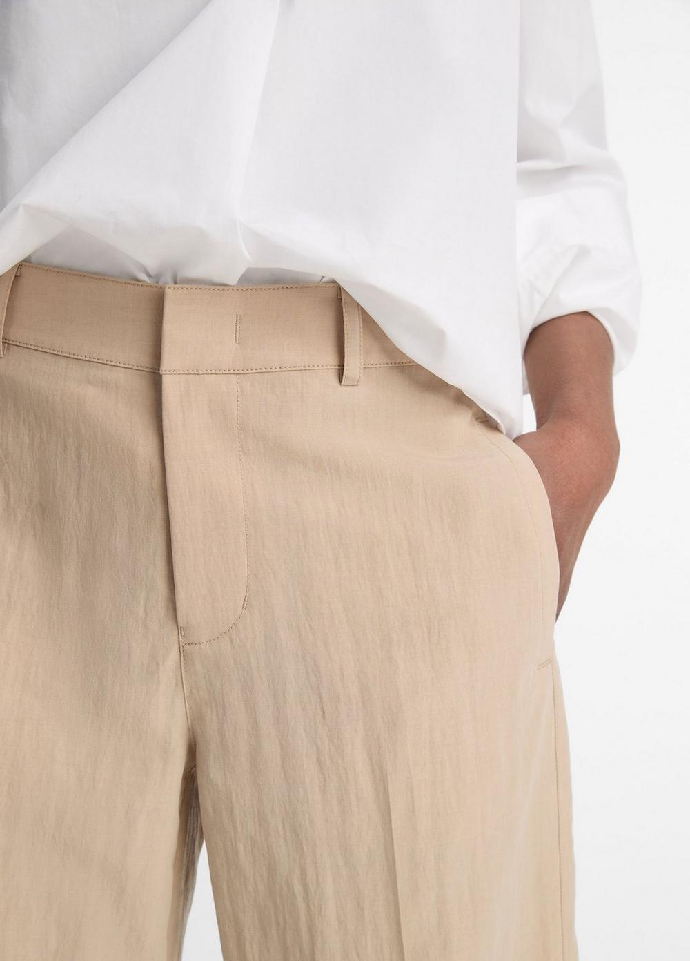 Mid-Rise Textured Tailored Short Product Image