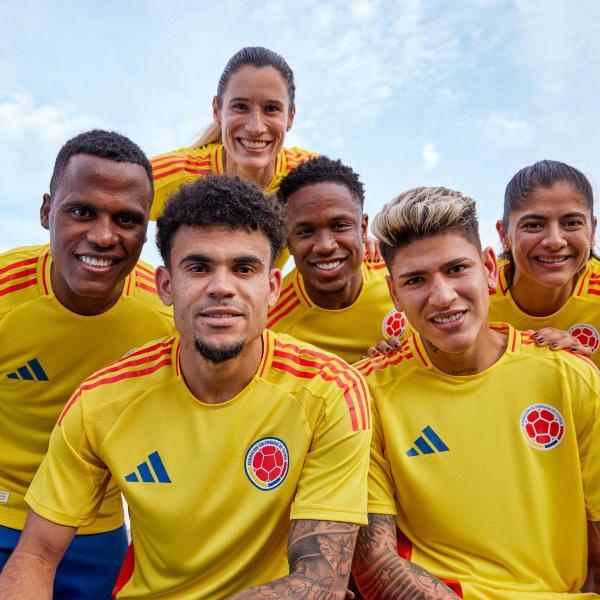 Colombia 24 Home Jersey Product Image