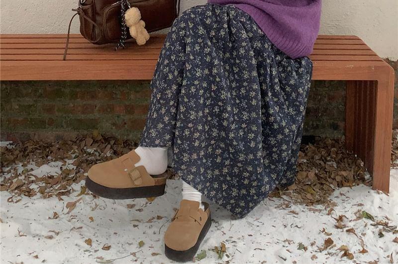 Crew Neck Plain Sweater / High Waist Floral Print Midi A-Line Skirt Product Image