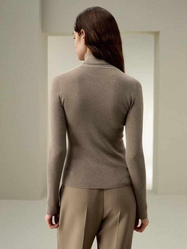 Seamless Silk-Cashmere Blend Turtleneck Sweater Product Image