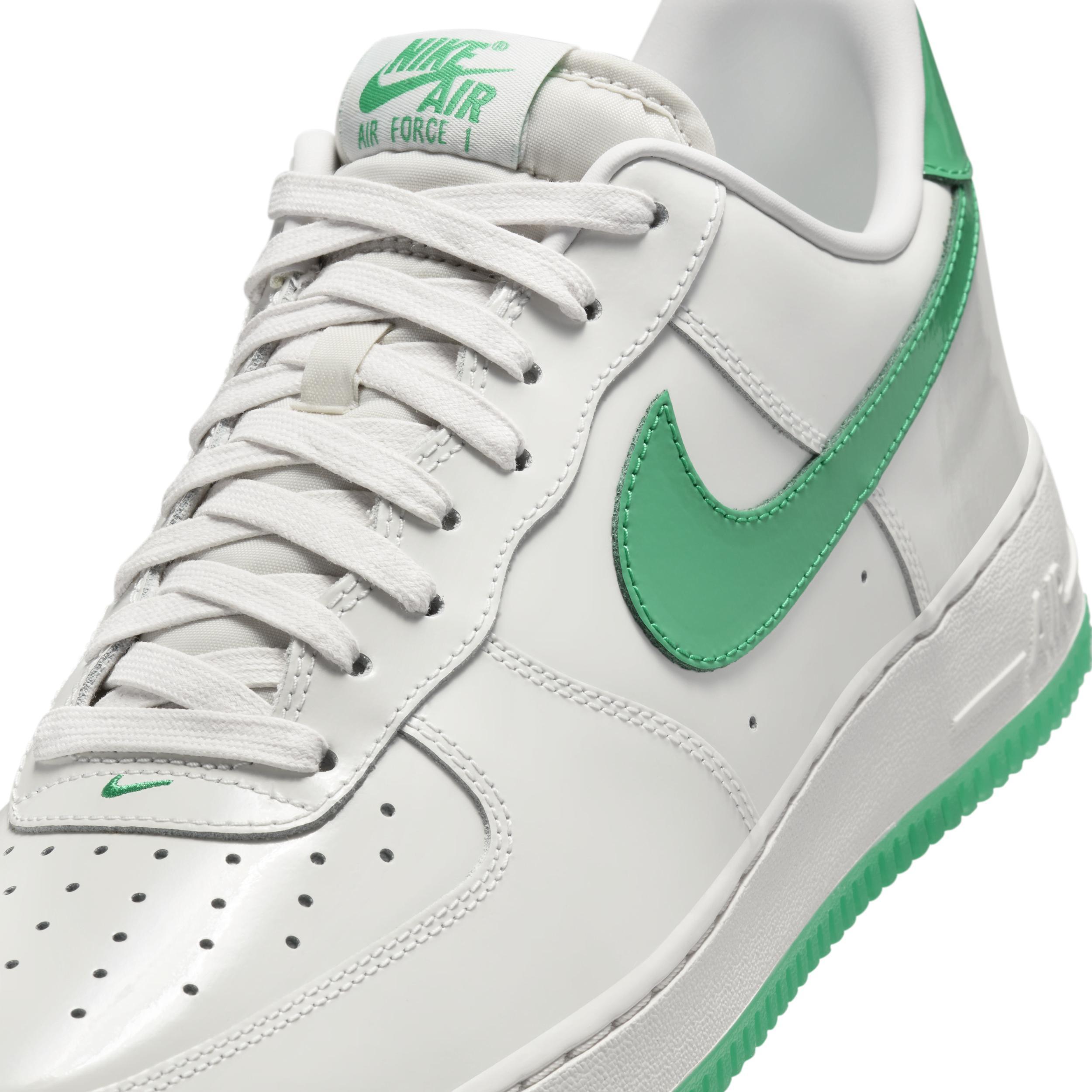 Nike Men's Air Force 1 '07 Premium Shoes Product Image