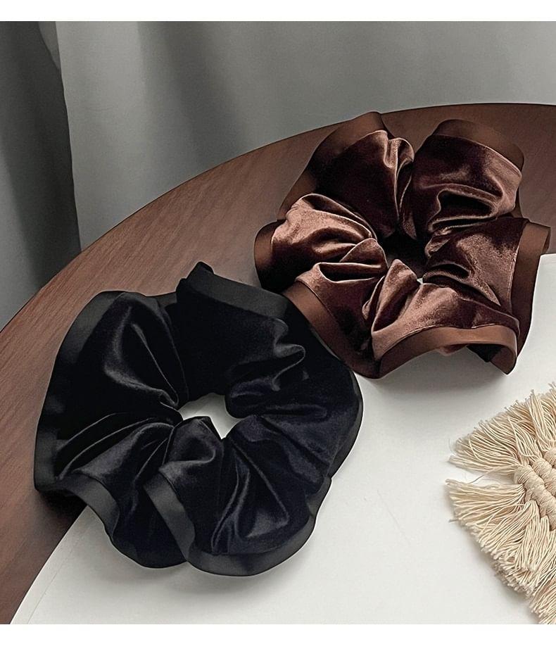 Plain Panel Velvet Scrunchie Product Image