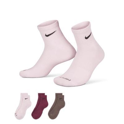 Nike Everyday Plus Cushioned Training Ankle Socks (3 Pairs) Product Image