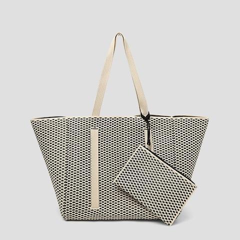 The Lightweight Tote (Hallie) Product Image