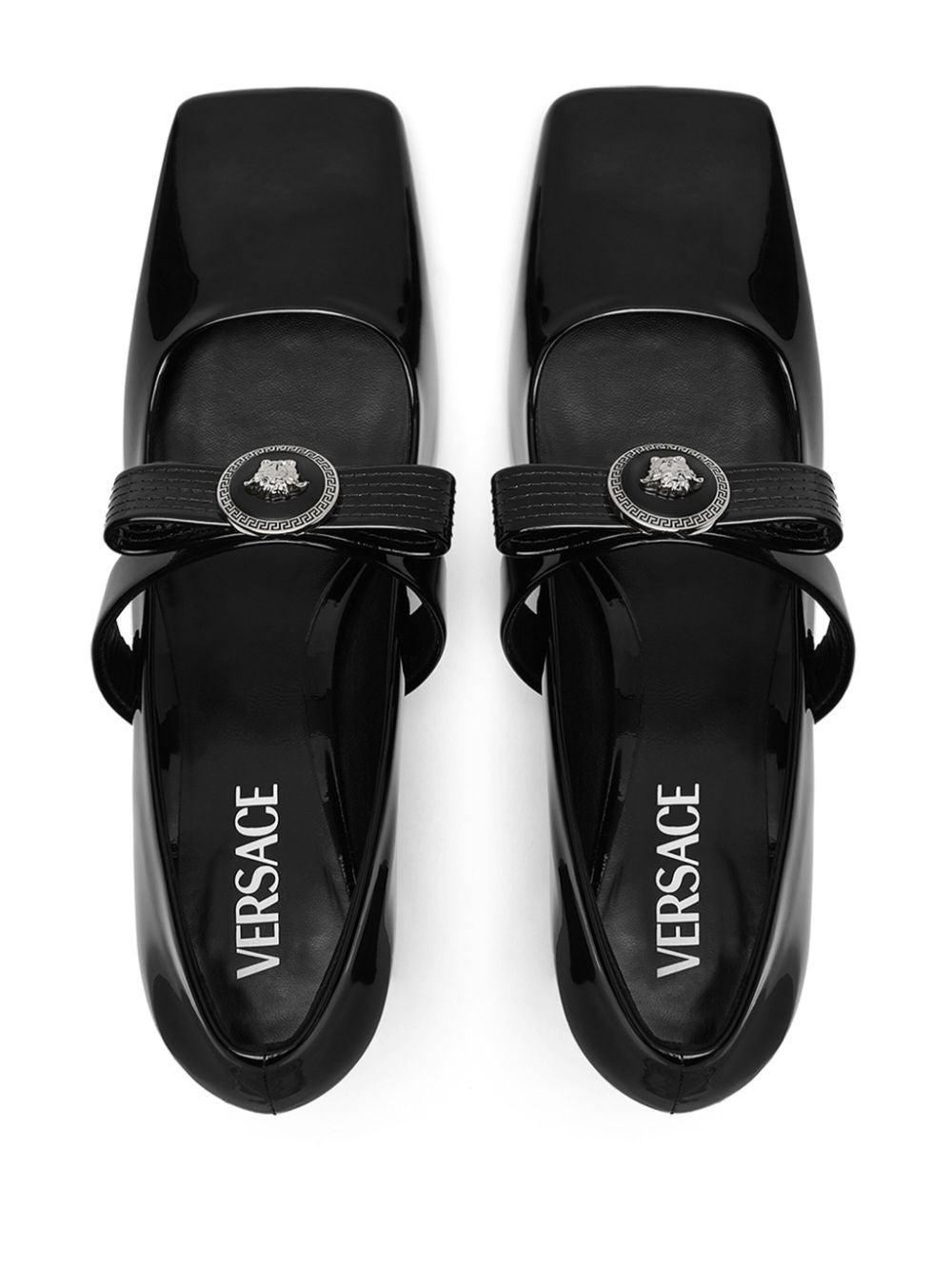 Shoes In Black Product Image