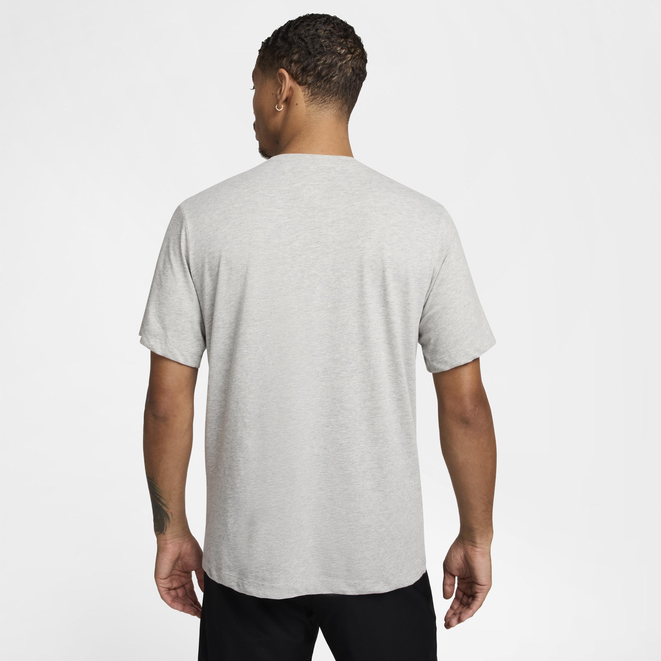 Nike Men's Swoosh Cheer T-Shirt Product Image