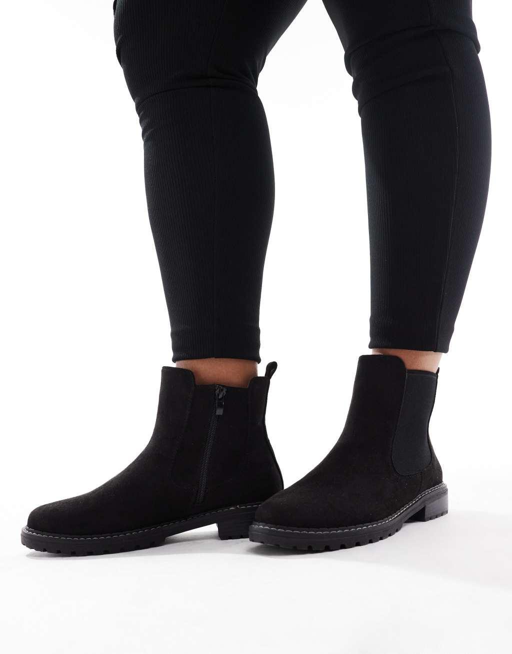 Yours mini chelsea boots in black Product Image