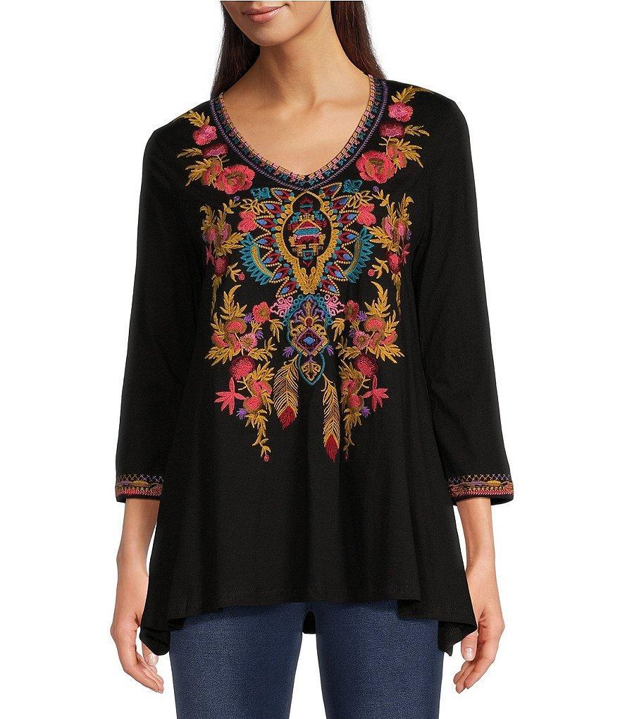 Calessa Stretch Embroidered V-Neck 3/4 Sleeve Blouse Product Image