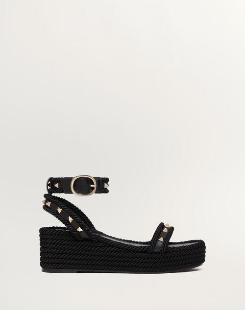 ROCKSTUD FLATFORM SANDAL IN CALFSKIN 45MM Product Image