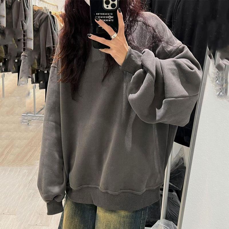 Round Neck Plain Oversized Sweatshirt Product Image