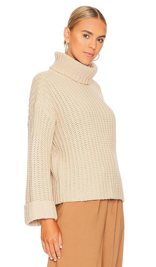 525 Chunky Turtleneck Shaker Pullover in Beige. Size L, S, XS. Product Image