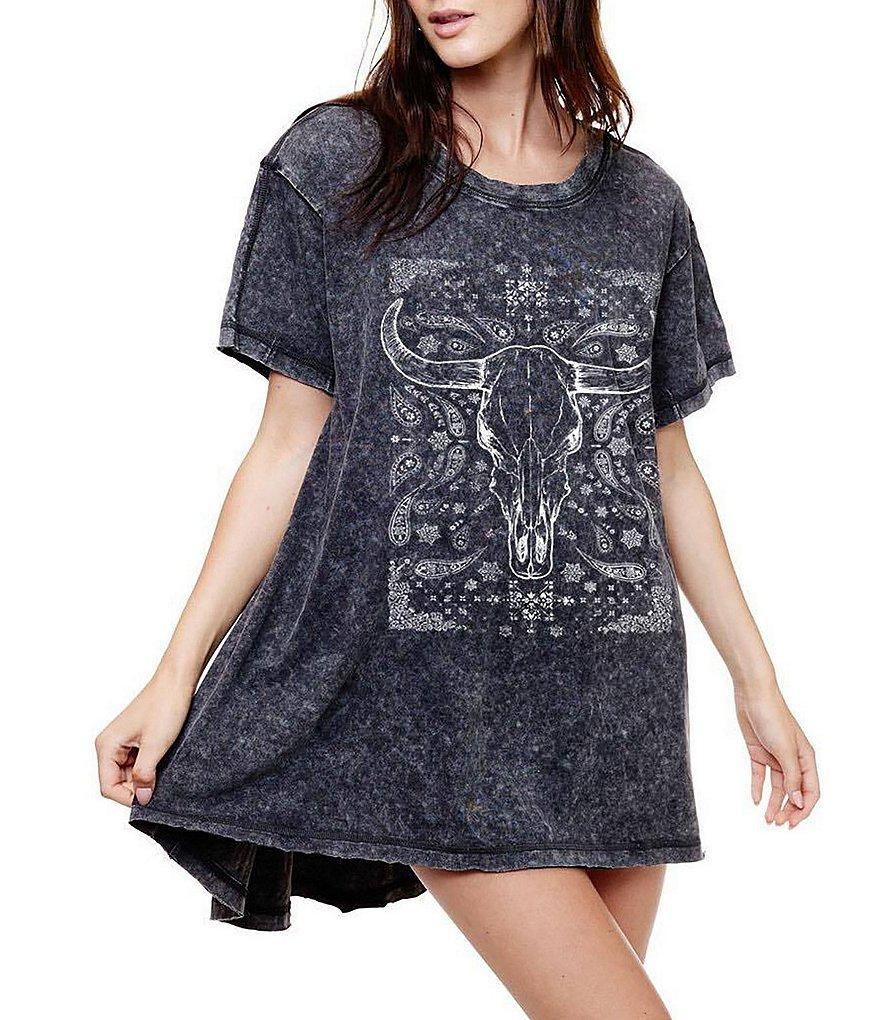 Zutter Crew Neck Paisley Longhorn Graphic Oversized High-Low Short Sleeve Tee product image