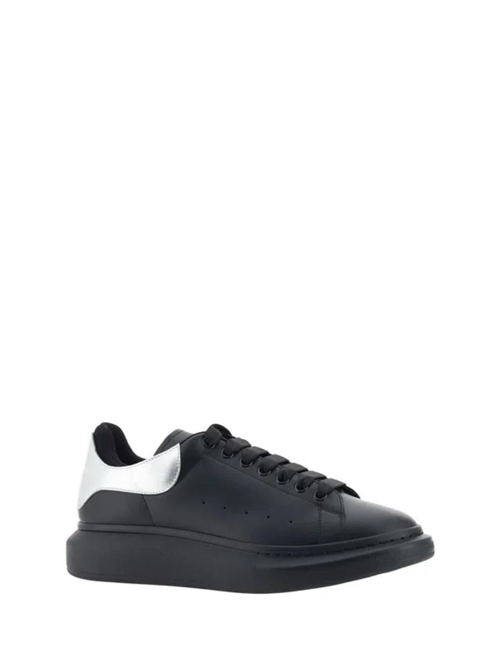 Sneakers In Black Product Image