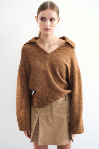 Fine-Knit Sweater with Collar product image