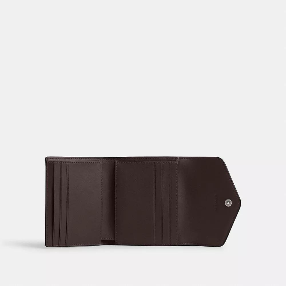 Wyn Small Wallet Product Image