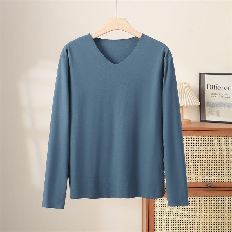 Long-Sleeve V-Neck Plain T-Shirt Product Image