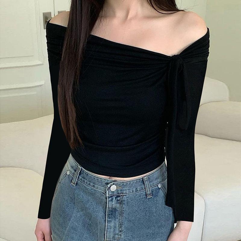 Short Sleeve / Long Sleeve Off-Shoulder Knotted Slim-Fit Crop Top Product Image