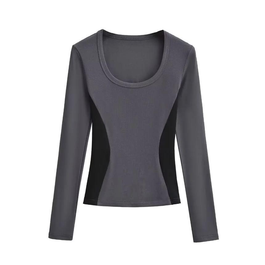 Long-Sleeve Scoop Neck Plain T-Shirt Product Image